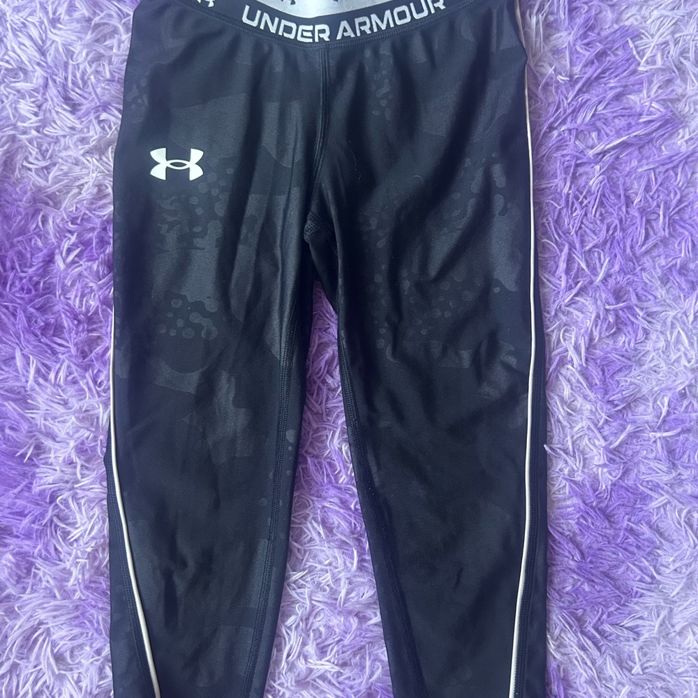 Under Armour Kids Black Leggings with White Trim capris